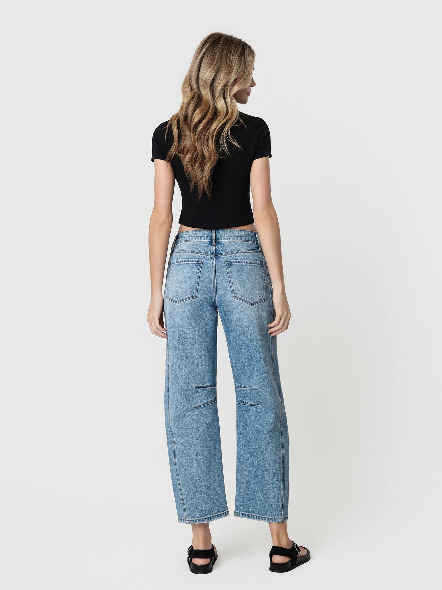 HIGH RISE DART STRUCTURED FIT BARREL LEG JEANS