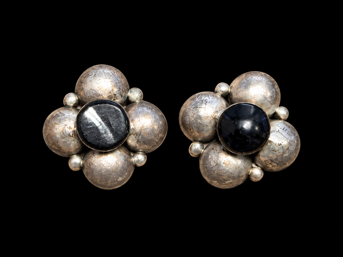 Taxco Vintage Onyx & 925 Silver Handmade Bubble Studs