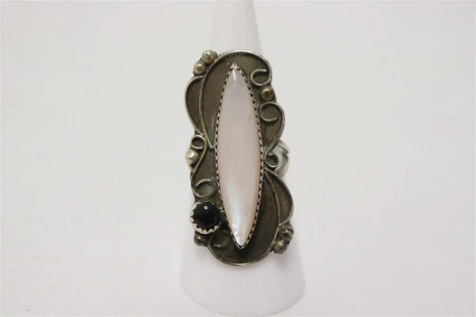 Unmarked Vintage Ring Sterling Mother of Pearl & Onyx