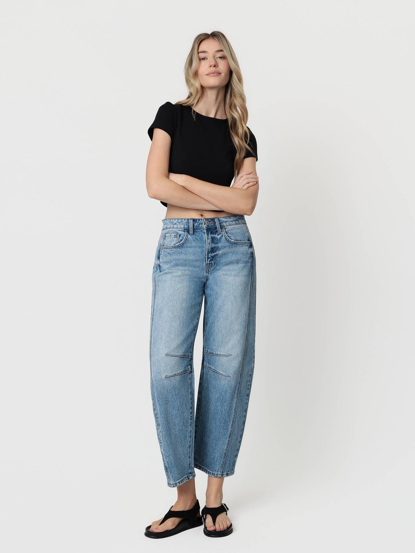 HIGH RISE DART STRUCTURED FIT BARREL LEG JEANS