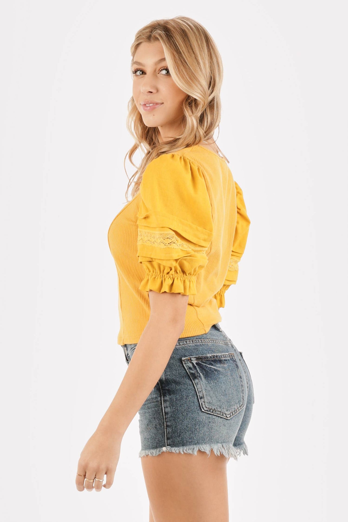 SCOOP NECK MUSTARD PUFFY SLEEVE TOP
